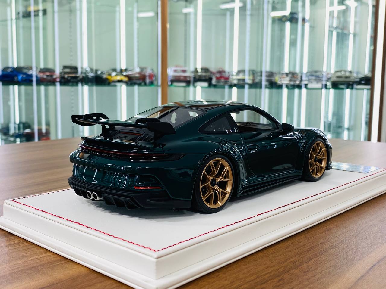 Davis & Giovanni Porsche 911 GT3 (992) Resin Model - Dark Green | 1/18 Scale