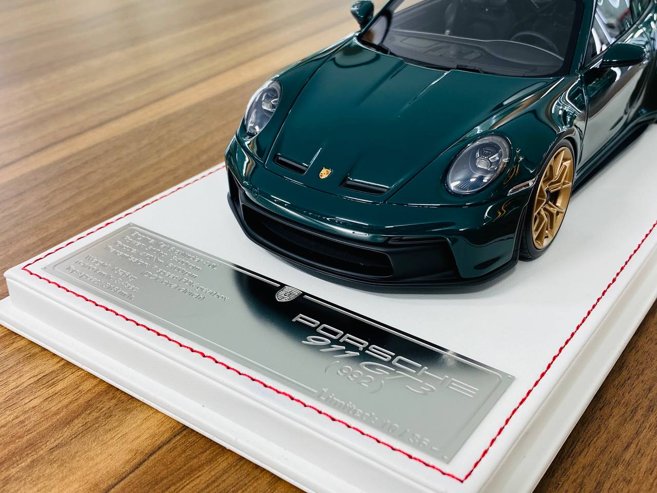 Davis & Giovanni Porsche 911 GT3 (992) Resin Model - Dark Green | 1/18 Scale