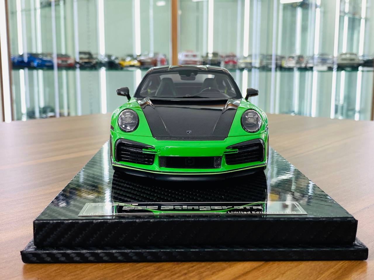 VIP Model Porsche 992 Stinger GTR Resin Model - Green/Carbon | 1/18 Scale