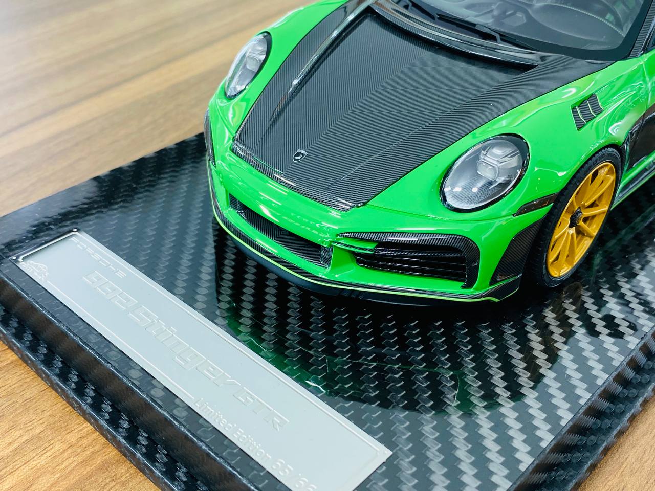 VIP Model Porsche 992 Stinger GTR Resin Model - Green/Carbon | 1/18 Scale