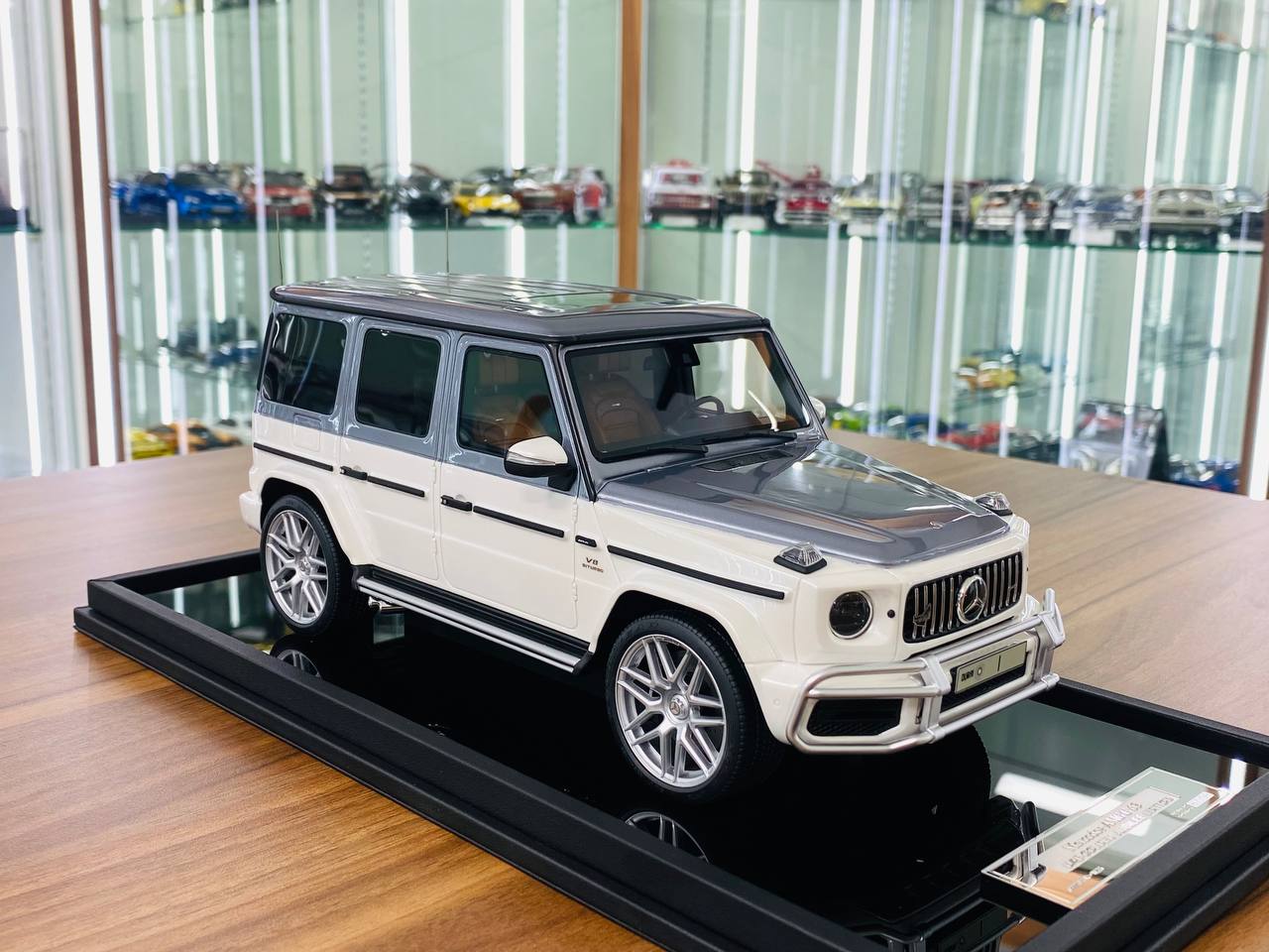 1/18 Mercedes-Benz G-Class G63 AMG W463 V8 Biturbo 2019 Army Green Mot –  dturman.com