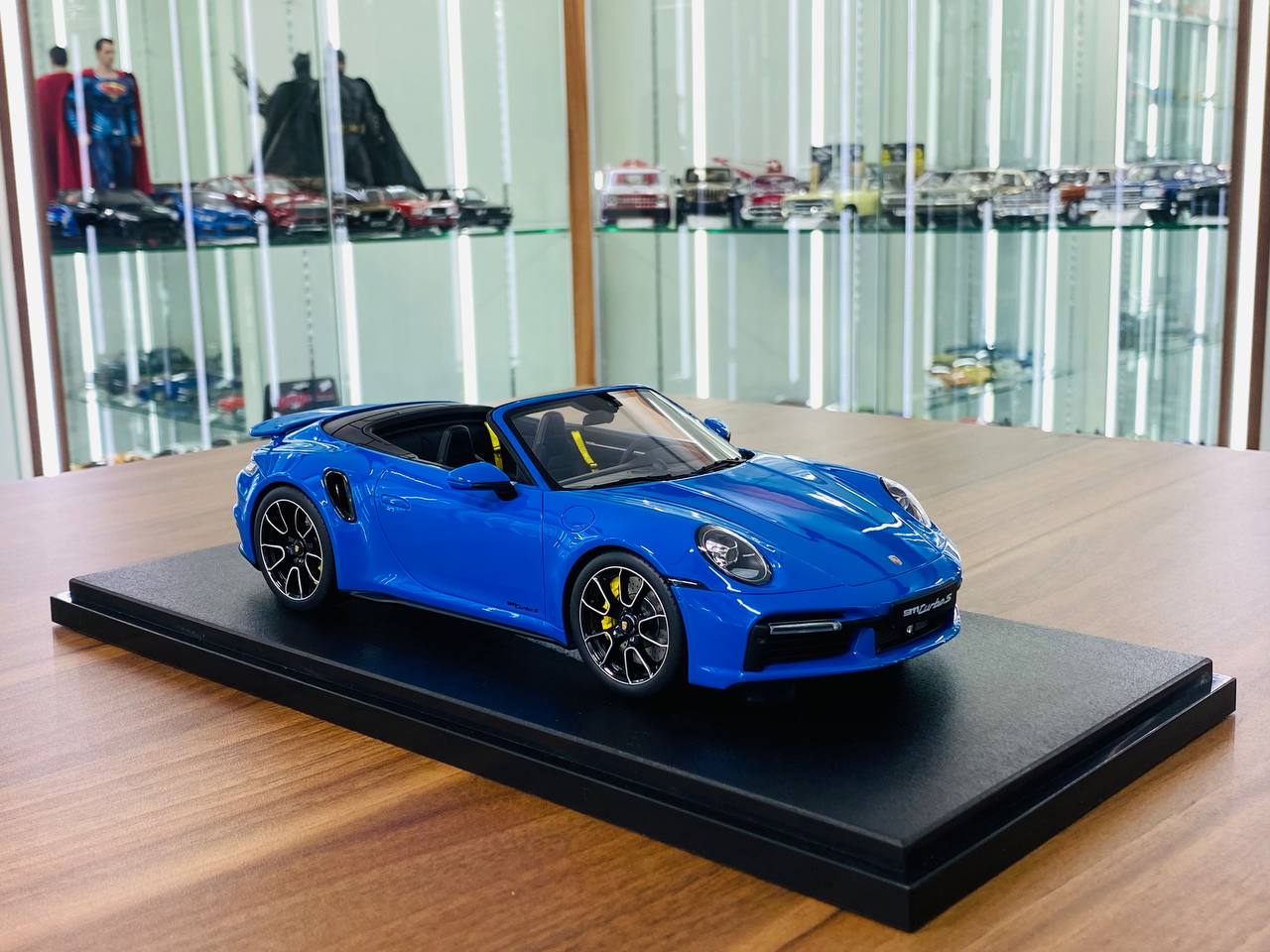 1/18 Resin Model - GT Spirit Porsche 911 Turbo S 992 Convertible Blue