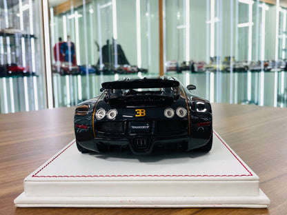 1/18 Resin Model - Davis & Giovanni Bugatti Vincero Mansory in Carbon Fiber with White/Black Interior, Limited to 30 Pieces