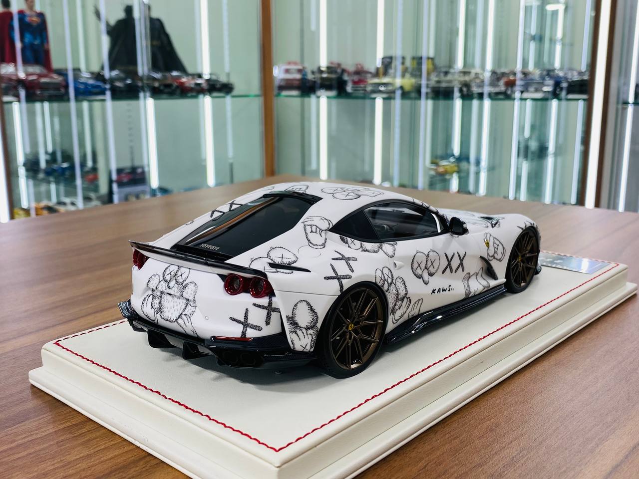 1/18 Resin Model - Davis & Giovanni Ferrari 812 Superfast in Matt White with KAWS Graphic, Limited to 36 Pcs