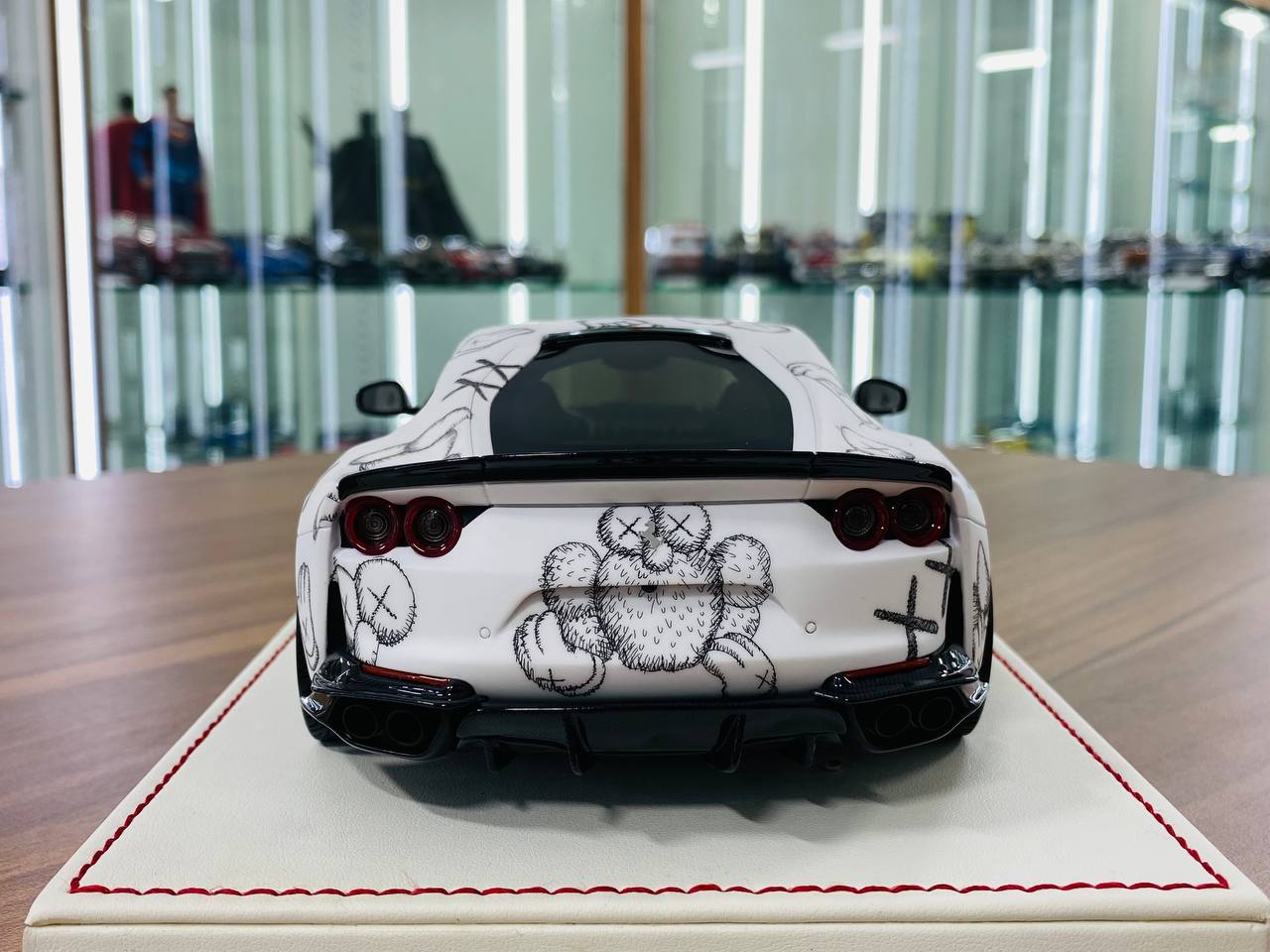 1/18 Resin Model - Davis & Giovanni Ferrari 812 Superfast in Matt White with KAWS Graphic, Limited to 36 Pcs