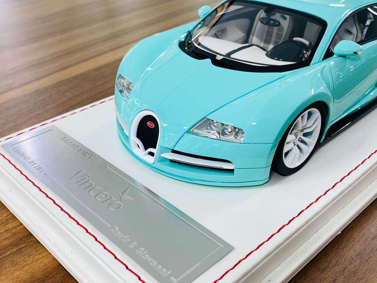 1/18 Resin - Davis & Giovanni Bugatti Vincero Mansory in Tiffany Blue, 01/01 Limited Edition