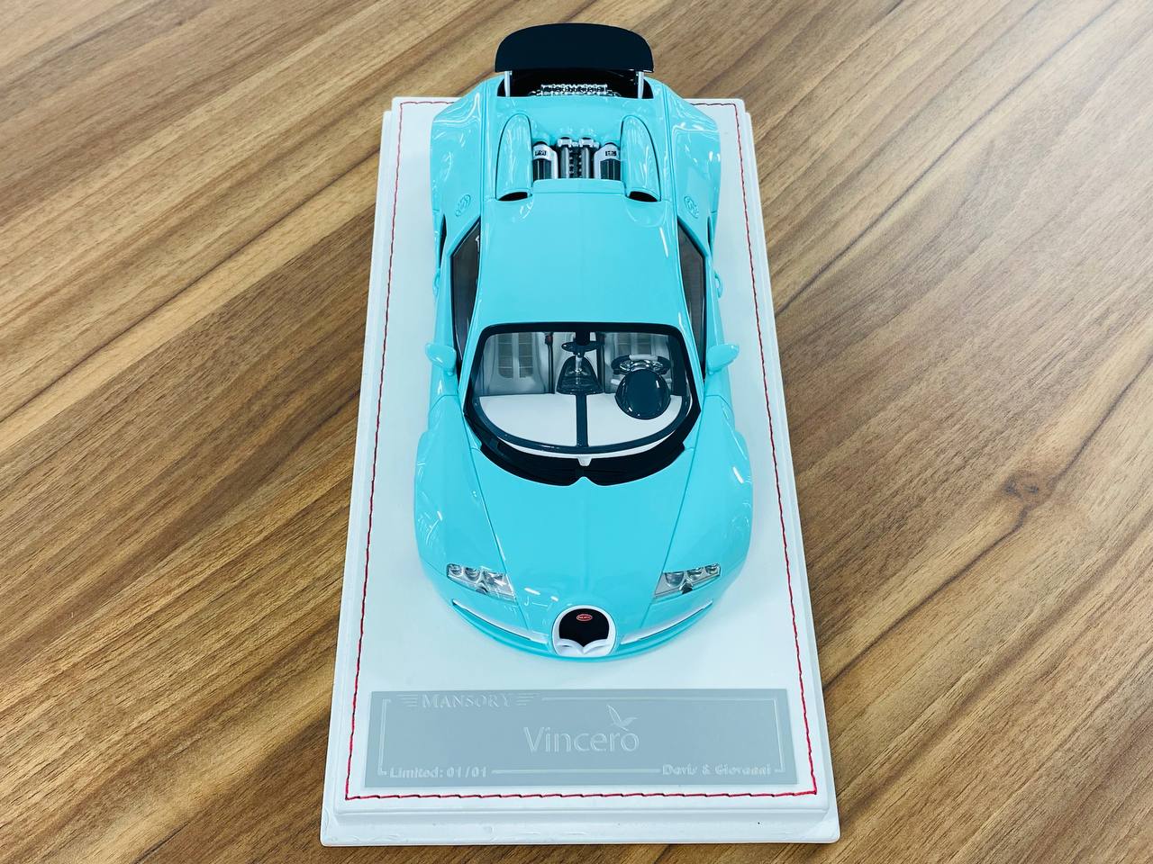 1/18 Resin - Davis & Giovanni Bugatti Vincero Mansory in Tiffany Blue, 01/01 Limited Edition