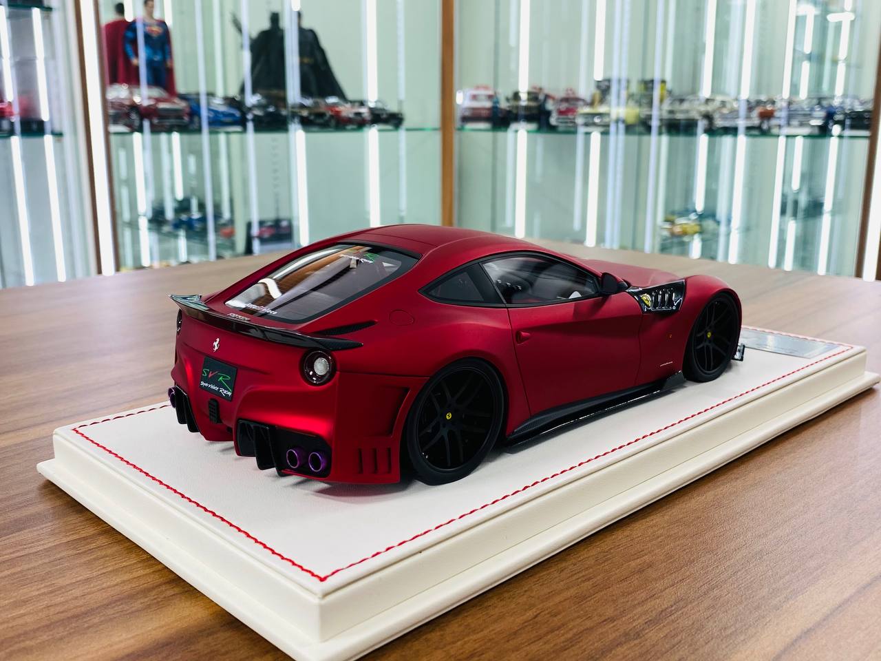 1/18 Resin Model - Davis & Giovanni Ferrari F12 Berlinetta in Matt Chrome Red, 01/01 Limited Edition