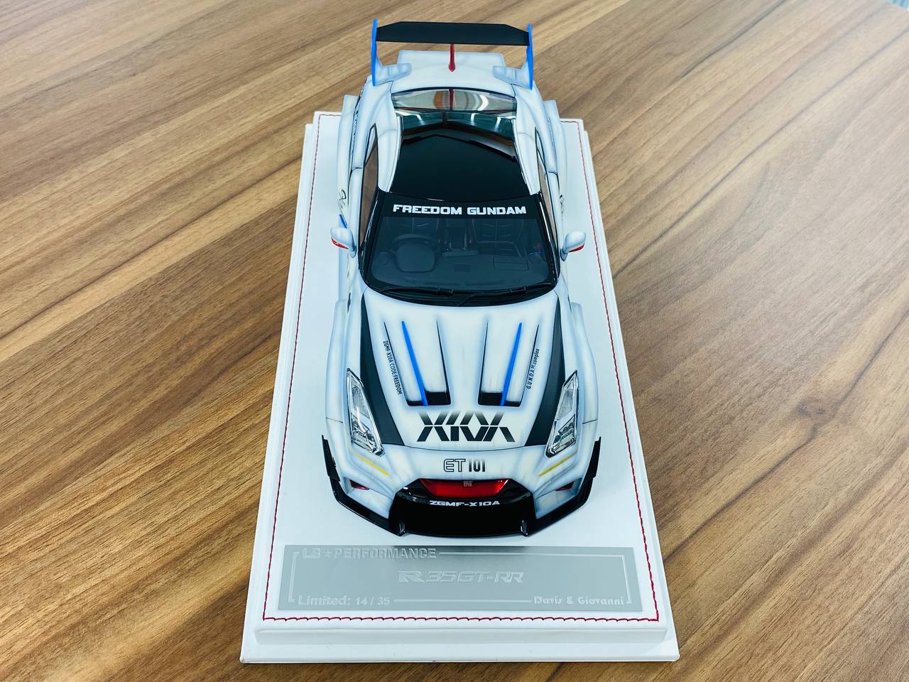 1/18 Resin - Davis & Giovanni Nissan R35 GT-R LBWK  | Matt White Graphic Decals, Limited 35 Pcs