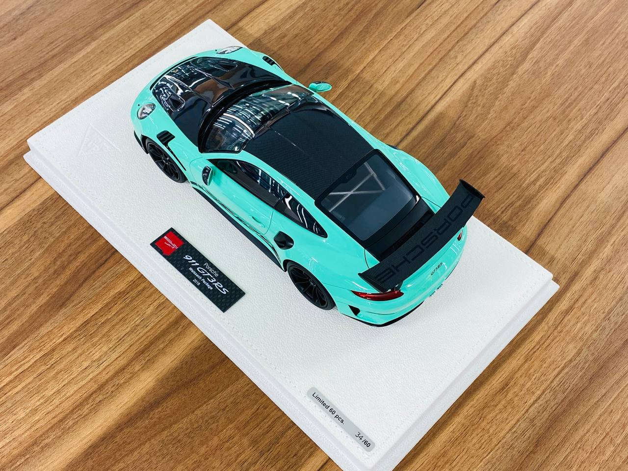 1/18 Resin Make Up Limited Edition Porsche 911 GT3 RS (2018) in Mint Green