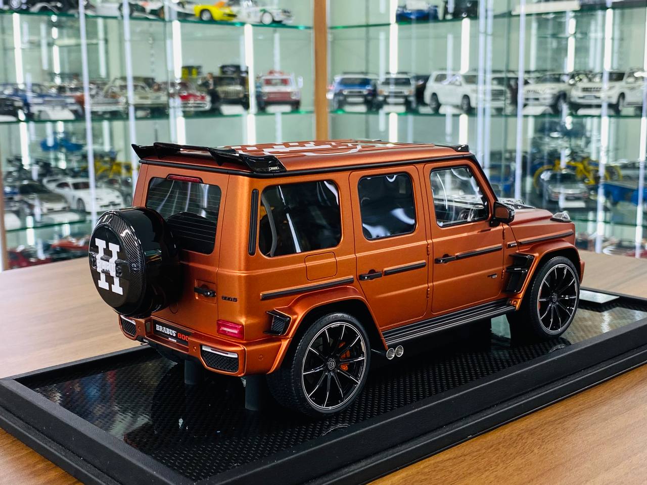 1/18 Resin MotorHelix Limited Edition Mercedes Benz BRABUS 800 HERMES by AMANO Bronze