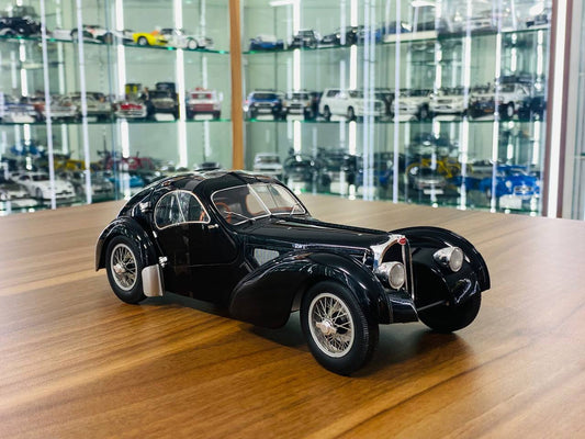 1/18 Diecast Model Solido Bugatti Type 57 SC Atlantic - Black