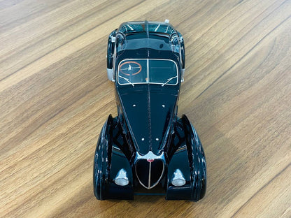 1/18 Diecast Model Solido Bugatti Type 57 SC Atlantic - Black