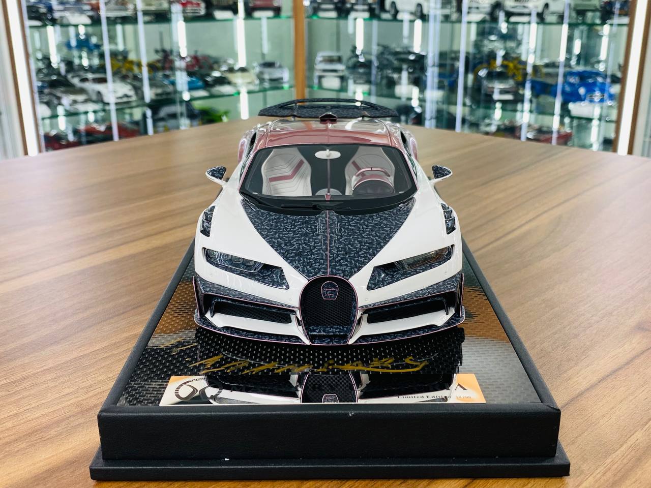 1/18 Resin Model Timothy & Pierre Limited Edition Bugatti Centuria Signed by Kourosh MANSORY White/Passion Pink