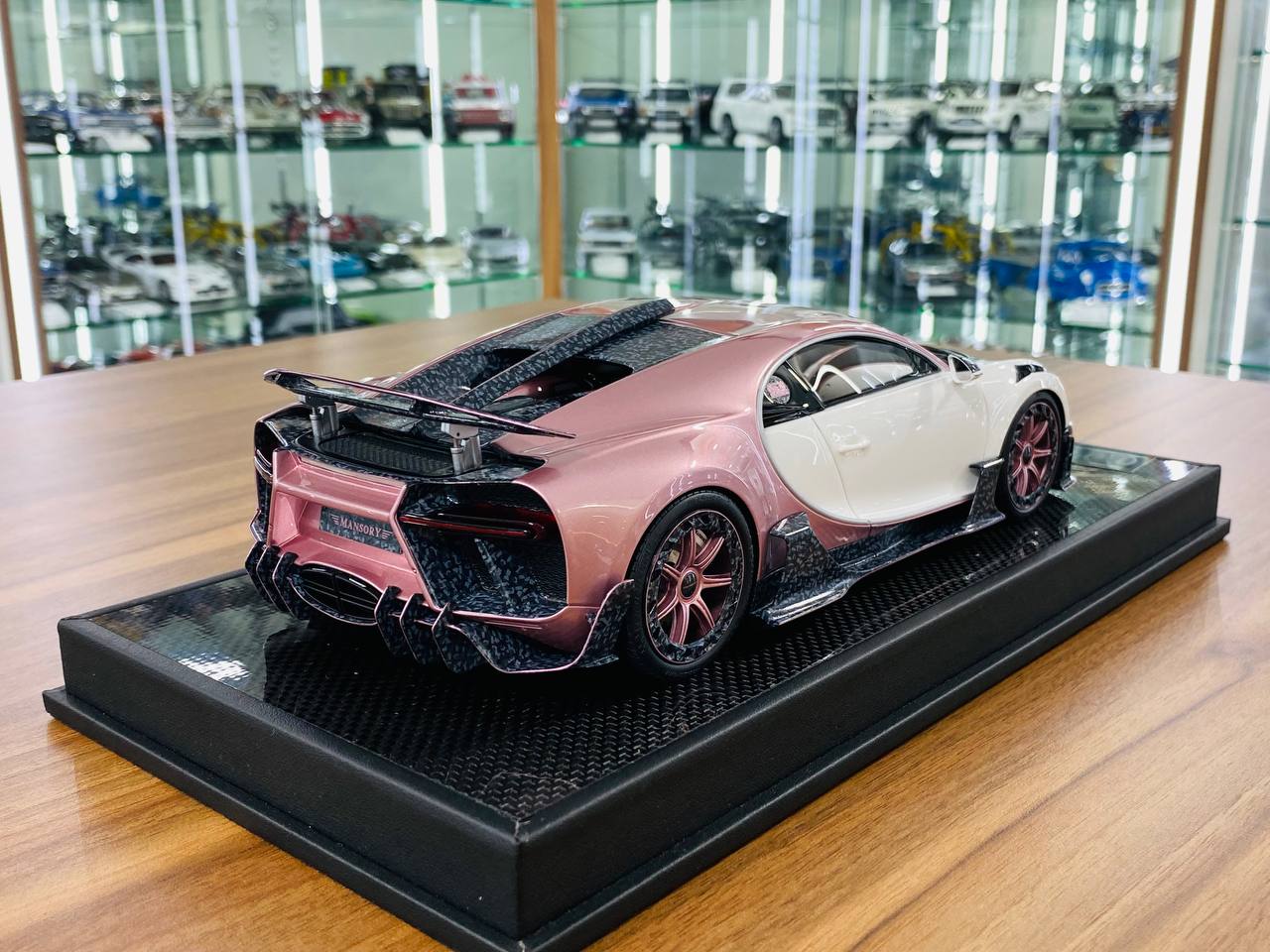 1/18 Resin Model Timothy & Pierre Limited Edition Bugatti Centuria Signed by Kourosh MANSORY White/Passion Pink