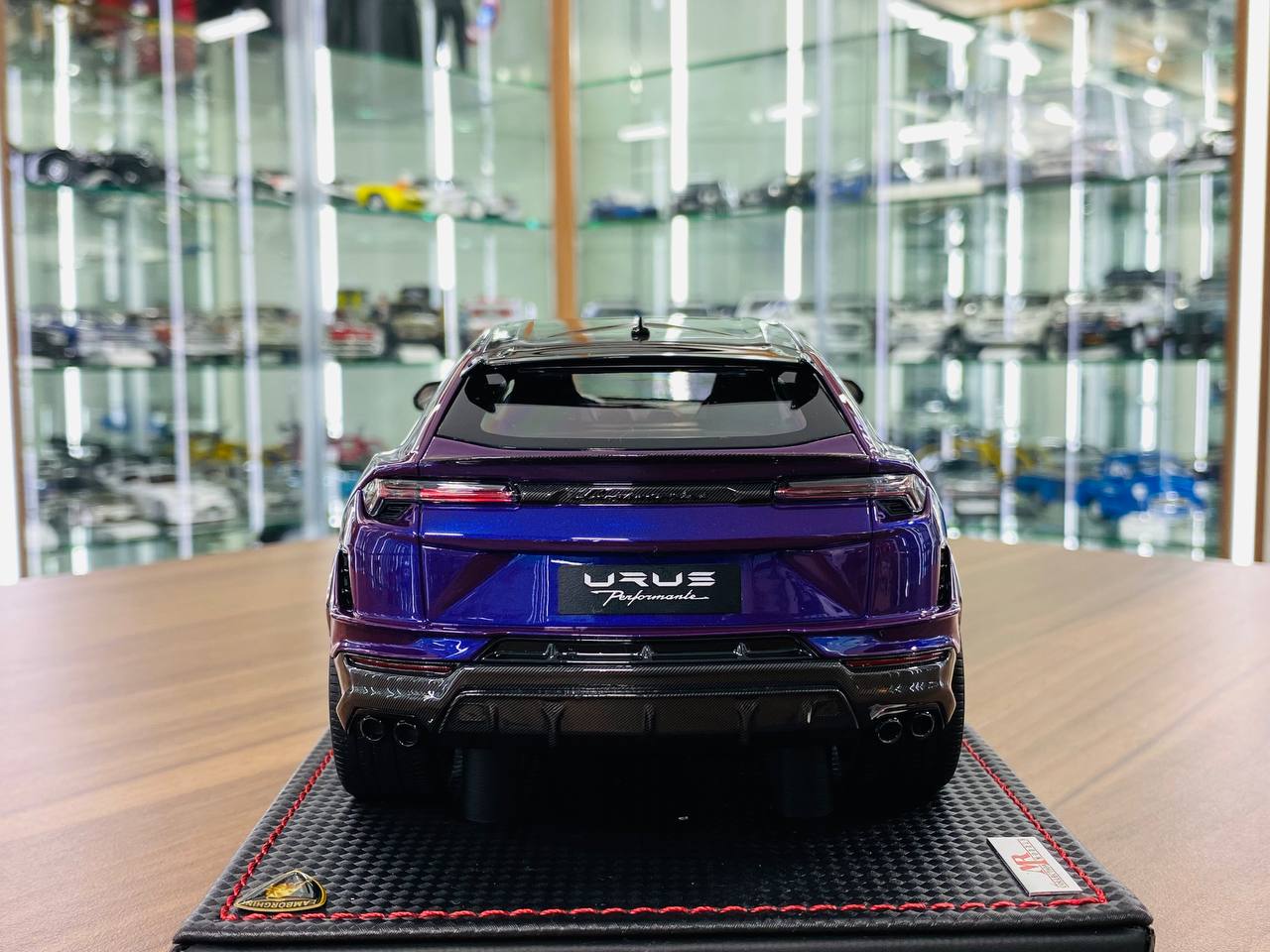 MR Collection Lamborghini URUS Performante [Resin Purple | 1/18 Limited Edition ]