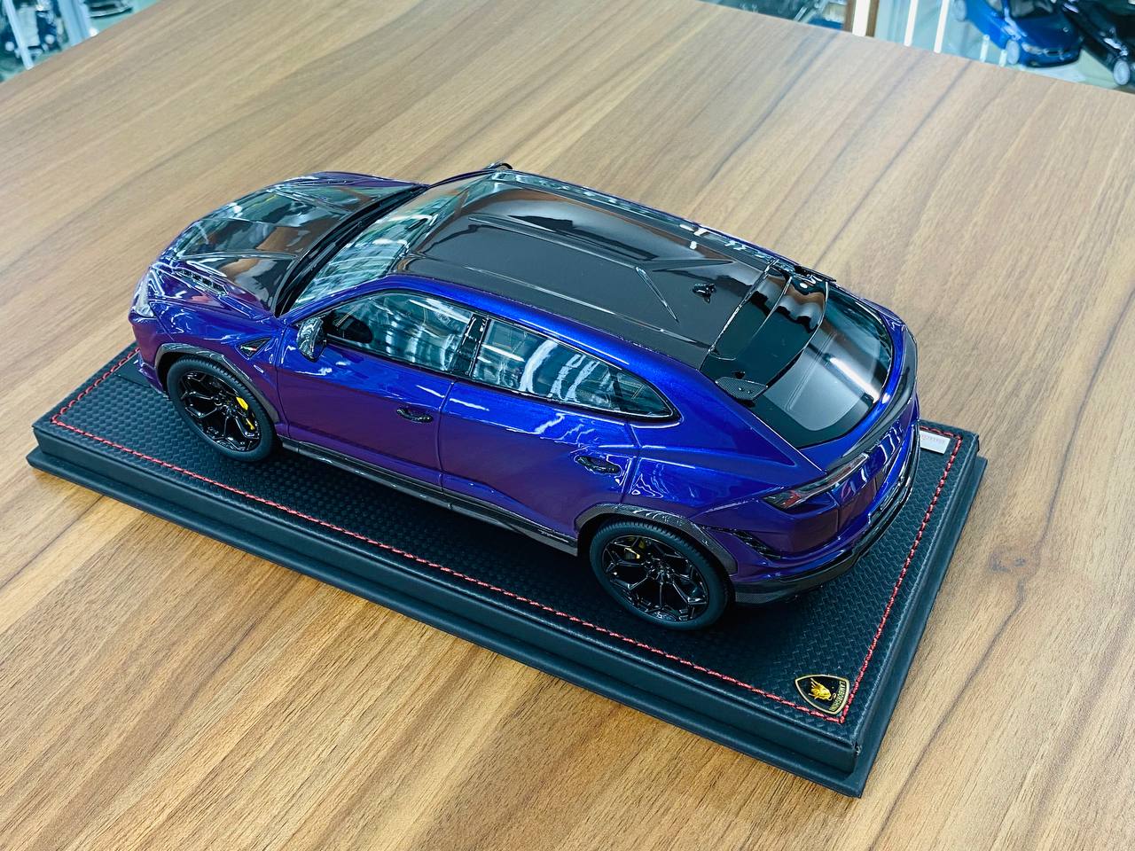 MR Collection Lamborghini URUS Performante [Resin Purple | 1/18 Limited Edition ]