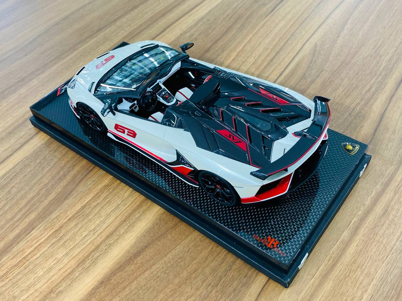 1/18 MR Collection Lamborghini Aventador Roadster SVJ #63 | 01/01 –  dturman.com