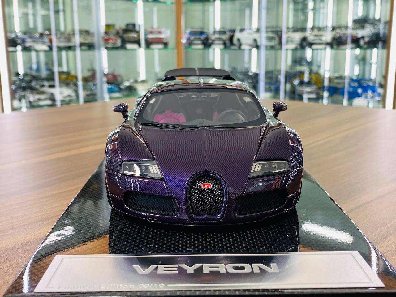 1/18 Resin Model - H&H Bugatti Veyron in Purple Carbon, Limited to 10 Pieces