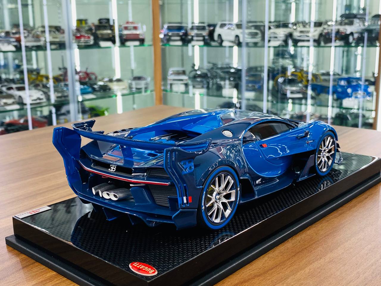 1/18 Resin - MR Collection Bugatti Vision Gran Turismo in Light Blue Sport Racing Carbon, Limited Edition