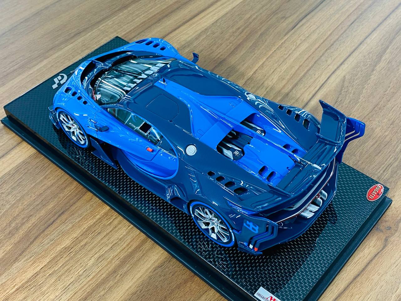 1/18 Resin - MR Collection Bugatti Vision Gran Turismo in Light Blue Sport Racing Carbon, Limited Edition