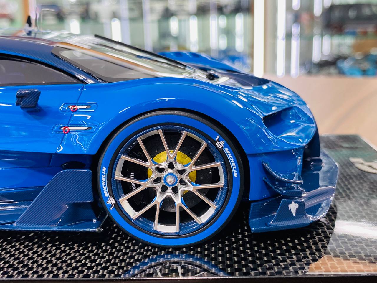 1/18 Resin - MR Collection Bugatti Vision Gran Turismo in Light Blue Sport Racing Carbon, Limited Edition