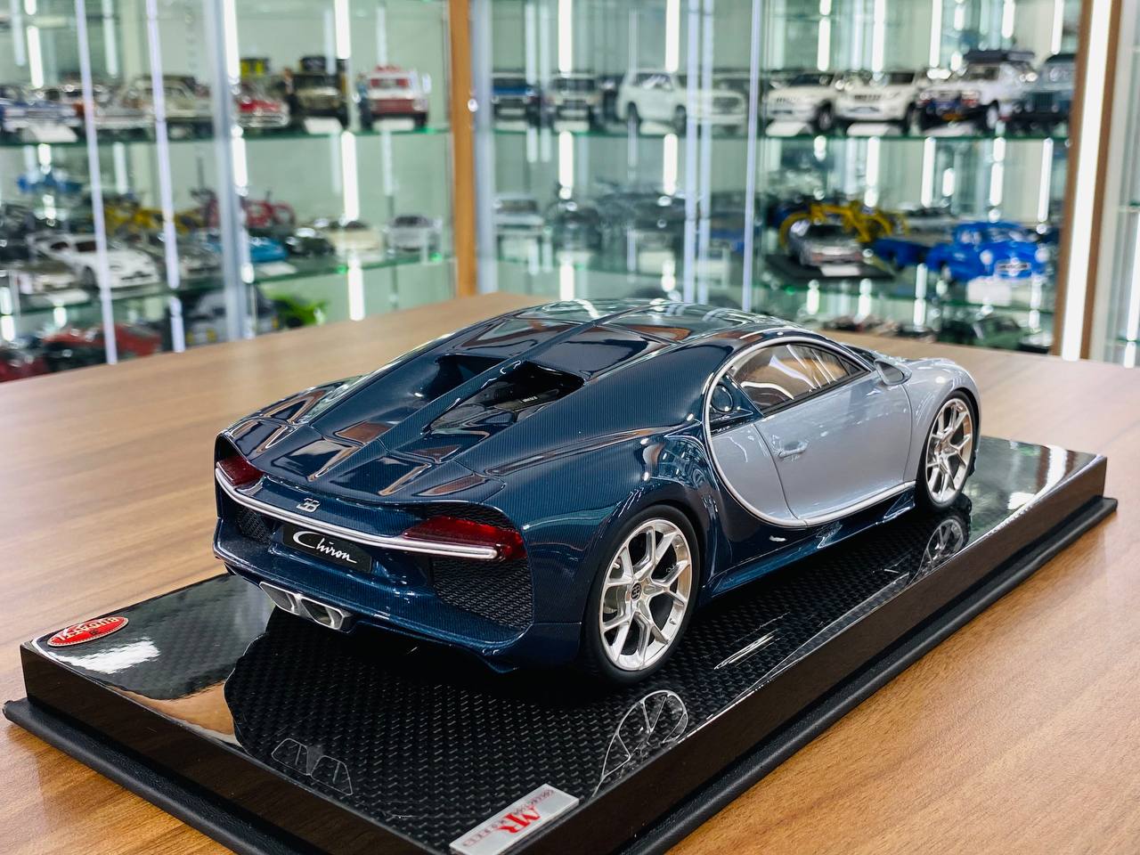 1/18 Resin - MR Collection Bugatti Chiron in Grey/Blue, Limited to 499 Pieces