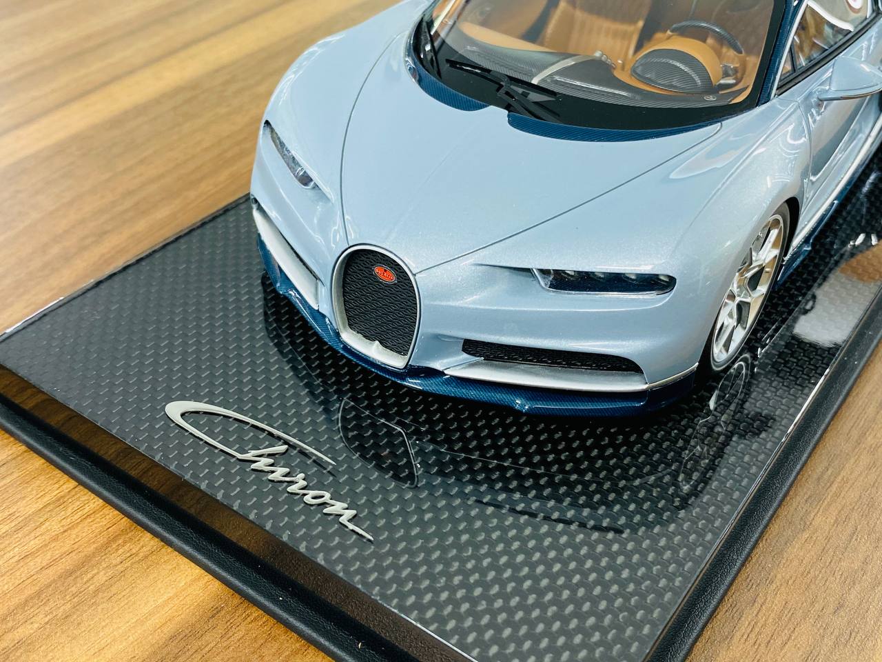 1/18 Resin - MR Collection Bugatti Chiron in Grey/Blue, Limited to 499 Pieces