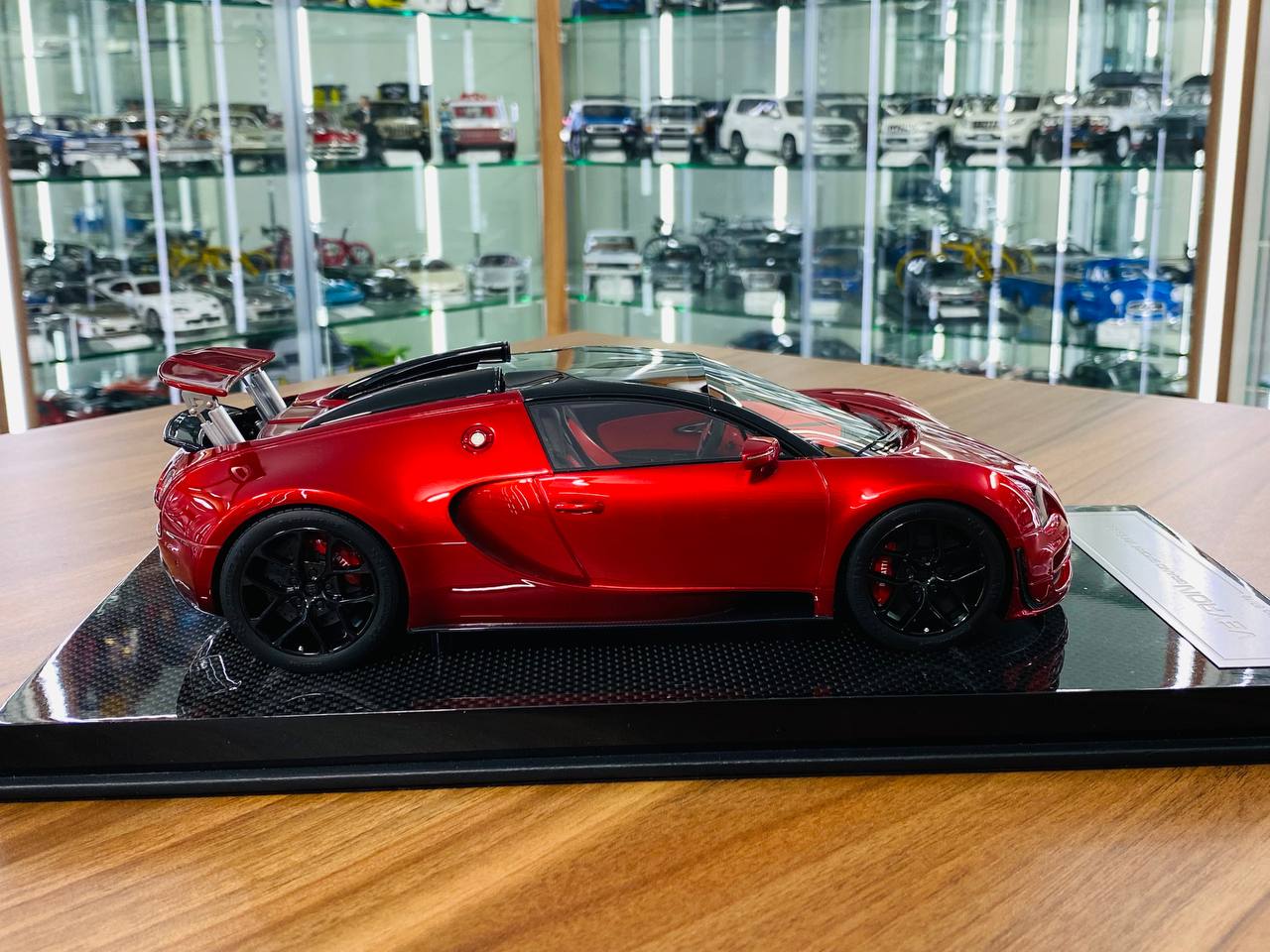 1/18 Resin - H&H Bugatti Veyron Grand Sport Vitesse 16.4 in Pearl Red, Limited to 10 Pcs