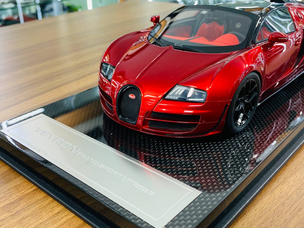 1/18 Resin - H&H Bugatti Veyron Grand Sport Vitesse 16.4 in Pearl Red, Limited to 10 Pcs