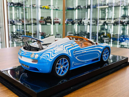 1/18 Resin - H&H Bugatti Veyron Grand Sport Vitesse 16.4 in White/Blue Brown, Limited to 66 Pieces