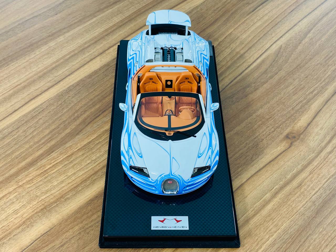 1/18 Resin - H&H Bugatti Veyron Grand Sport Vitesse 16.4 in White/Blue Brown, Limited to 66 Pieces