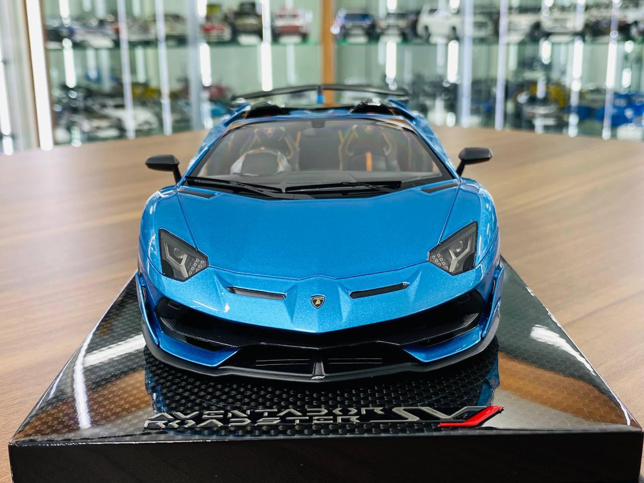 1/18 Resin Model MR Collection Lamborghini Aventador Roadster SVJ Blue