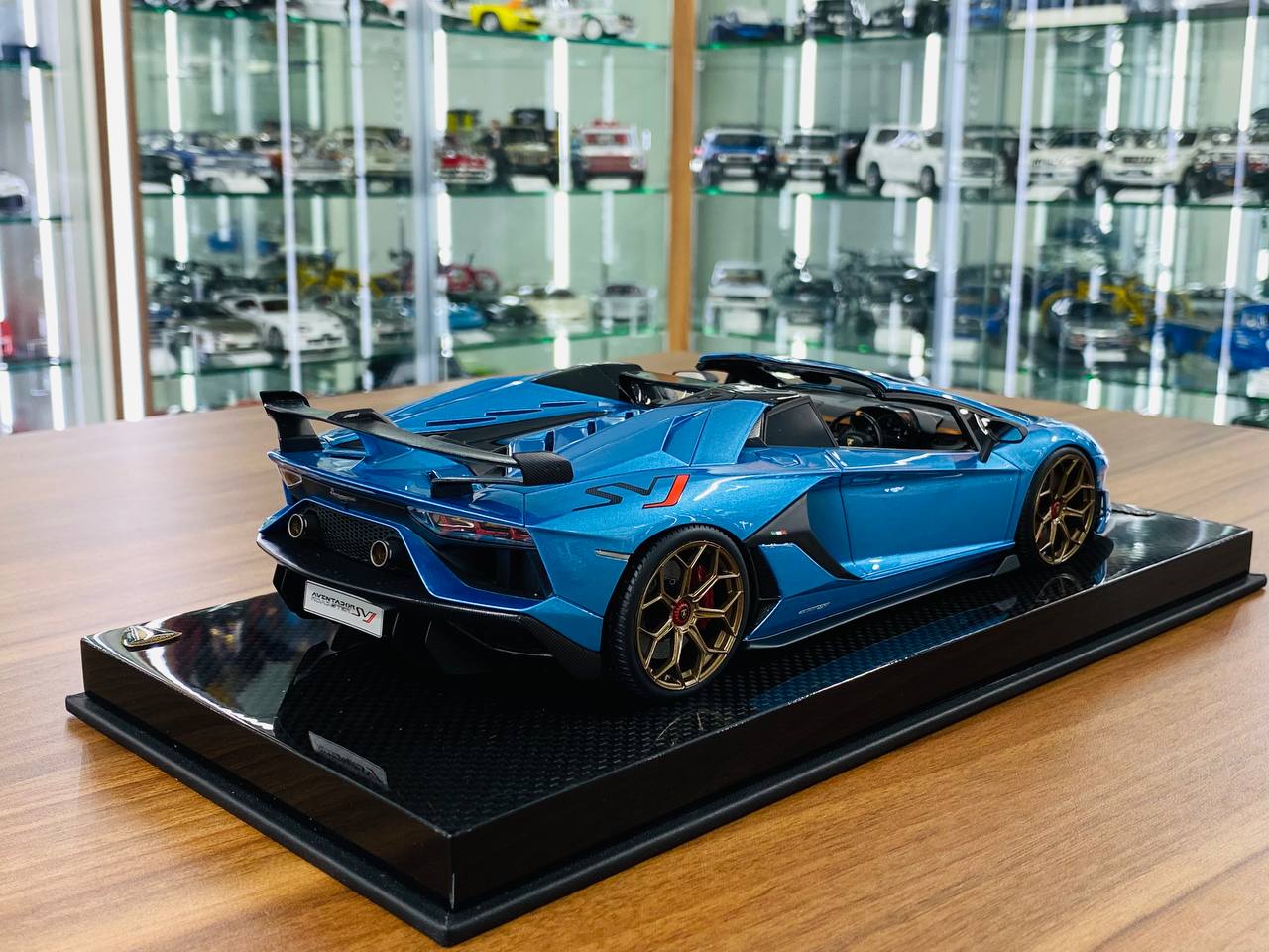 1/18 Resin Model MR Collection Lamborghini Aventador Roadster SVJ Blue