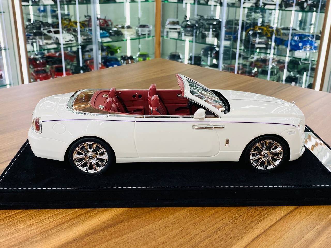 1/18 Resin Model - H&H Rolls Royce DAWN in White, Limited to 50 Pieces