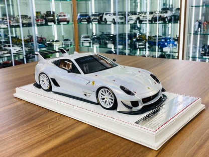 1/18 resin Davis & Giovanni Ferrari 599XX EVO Color- Pearl White Limited- 20 pcs