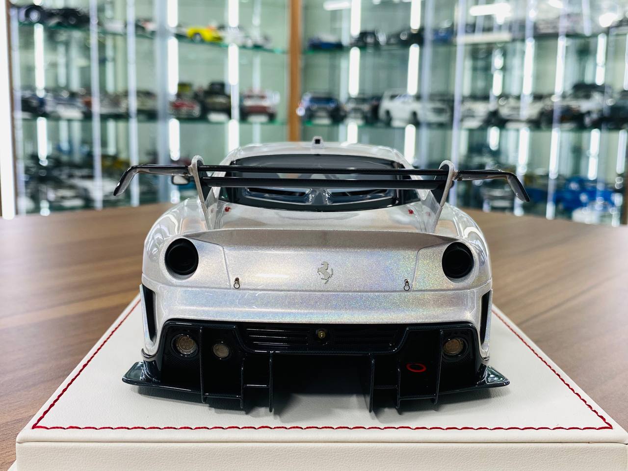 1/18 resin Davis & Giovanni Ferrari 599XX EVO Color- Pearl White Limited- 20 pcs