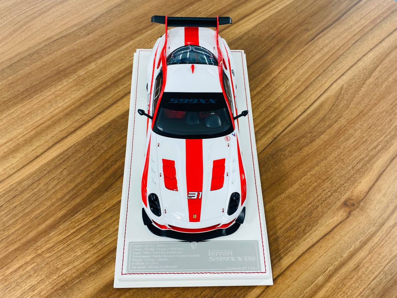 1/18 resin Davis & Giovanni Ferrari 599XX EVO #31  White / Red Limited- 15 pcs