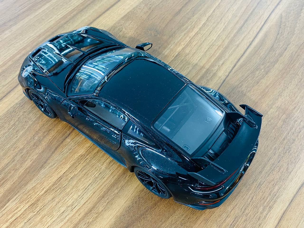 1/18 Diecast Full opening  Maisto Porsche 911 GT3 black