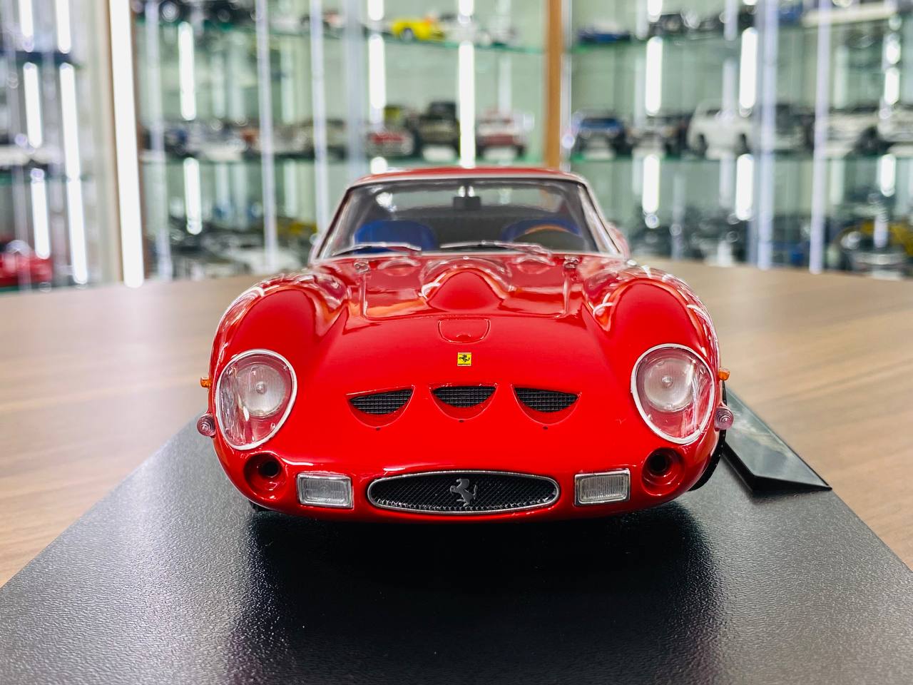 1/18 Ferrari 250 GTO Red  by KK-Scale