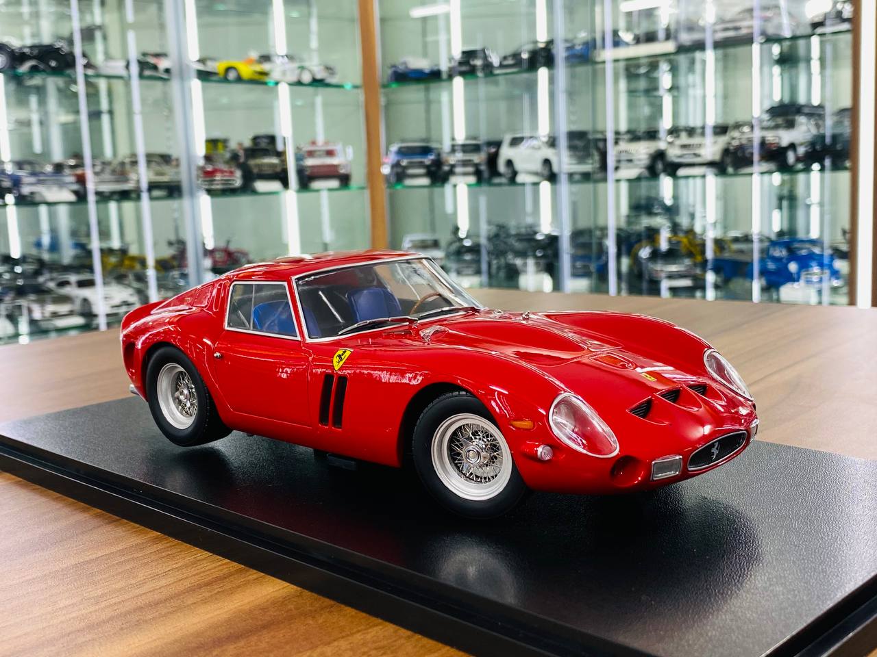 1/18 Ferrari 250 GTO Red  by KK-Scale