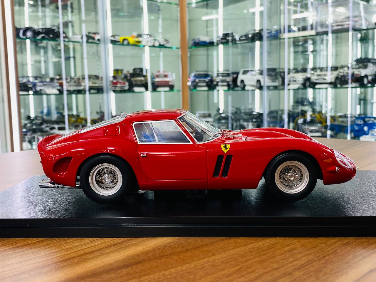 1/18 Ferrari 250 GTO Red  by KK-Scale