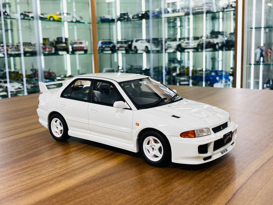 1/12 Diecast MINICHAMPS Mitsubishi Lancer Evo III (1995) 1977  White