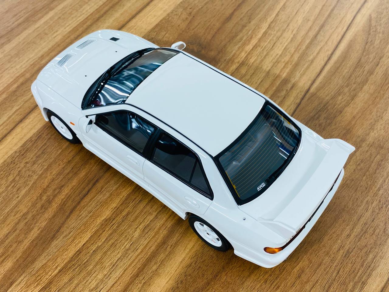 1/12 Diecast MINICHAMPS Mitsubishi Lancer Evo III (1995) 1977  White