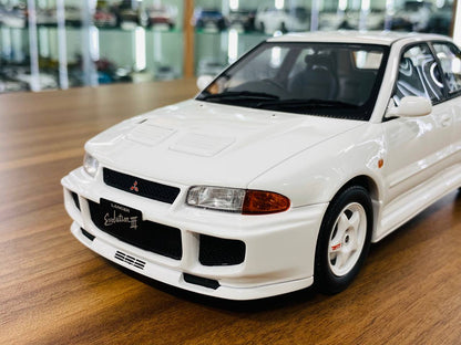 1/12 Diecast MINICHAMPS Mitsubishi Lancer Evo III (1995) 1977  White