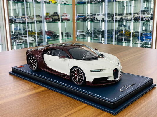 1/18 Resin | MR Collection Bugatti Chiron in Red Carbon/Glacier, Limited to 149 Pcs