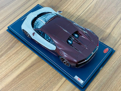 1/18 Resin | MR Collection Bugatti Chiron in Red Carbon/Glacier, Limited to 149 Pcs