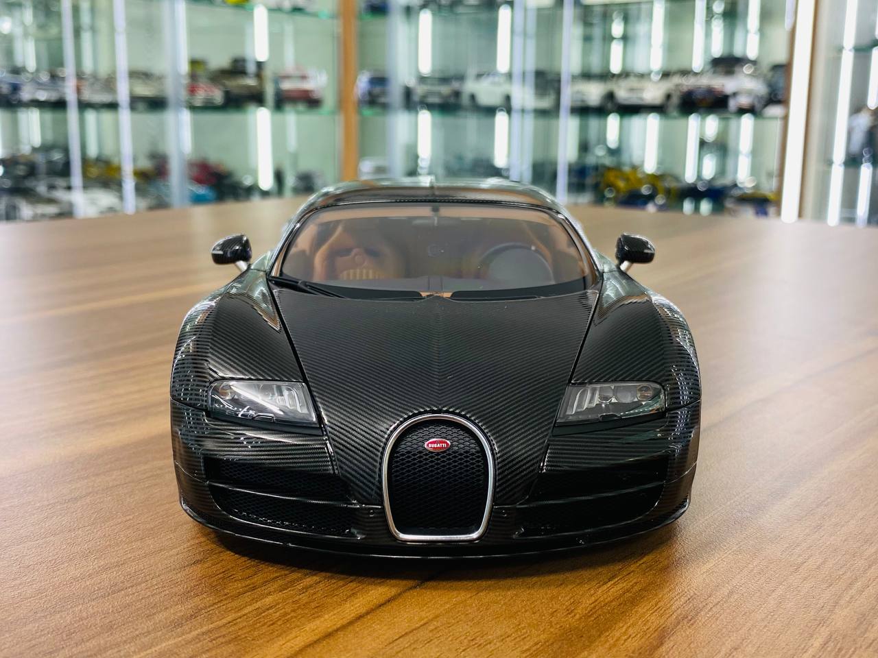 1/18 Diecast AutoArt Bugatti Veyron 16.4 Super Sport in Black Carbon