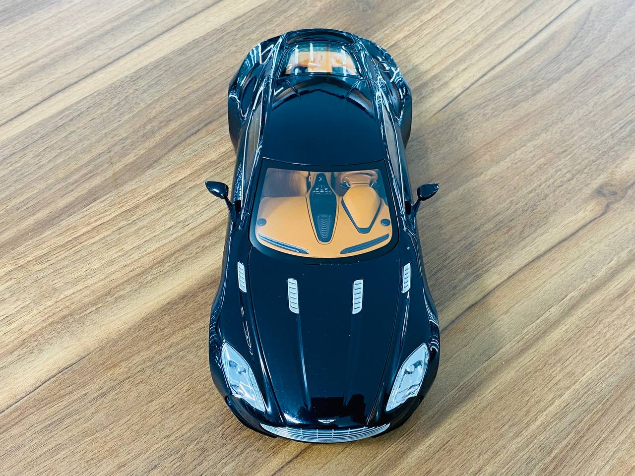 1/18 Diecast AutoArt Aston Martin One-77 in Black