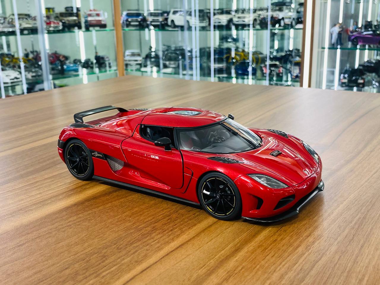 1/18 Diecast AutoArt Koenigsegg Agera in Red